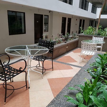 Heart Of The City Studio With Balcony Davao Exterior foto